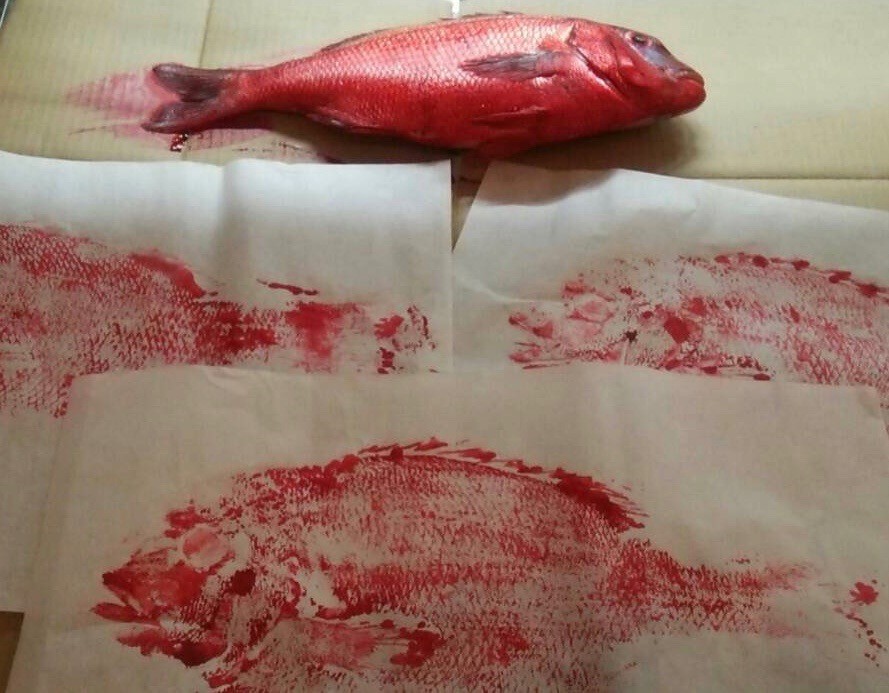 思い出づくりに、魚拓はいかが？ ～ざうおクルーの“やってみました”～