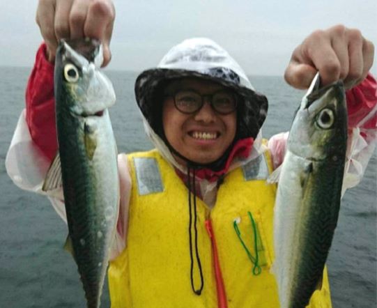 自分で釣ったマグロを料理して食べよう！！
