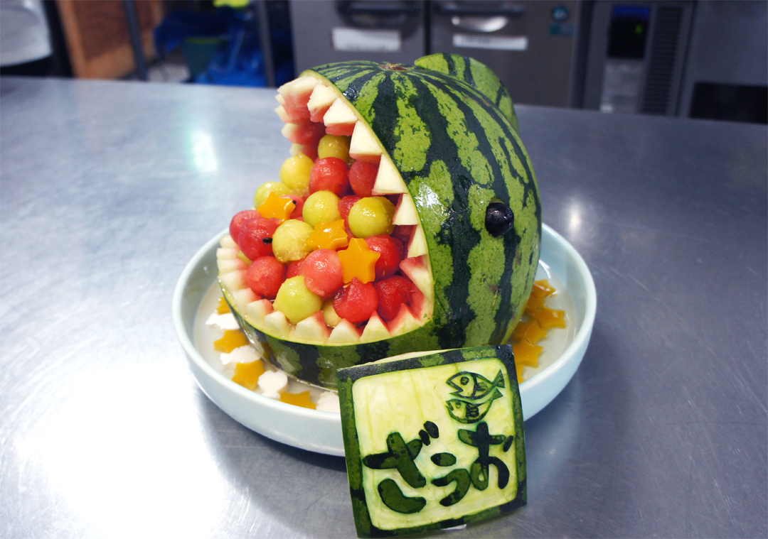 スイカアートに挑戦！～マナミの花嫁修業【第4回】