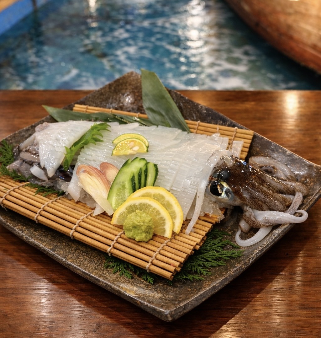 【難波本店】他ではめったに出会えない！？泳ぎアオリイカ入荷中しました